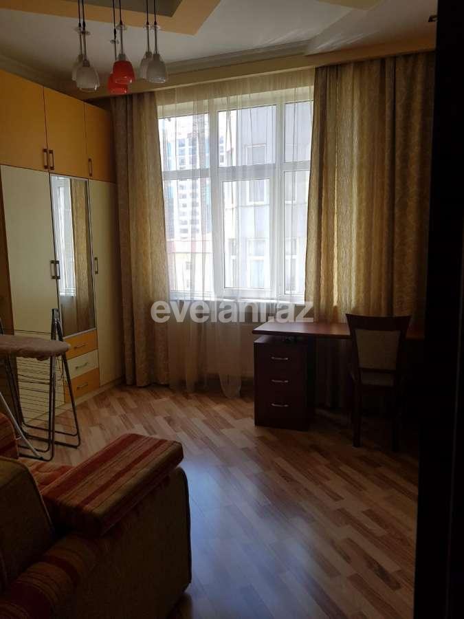 Kirayə verilir, yeni tikili, 3 otaqlı, 125 m², İnşaatçılar m.