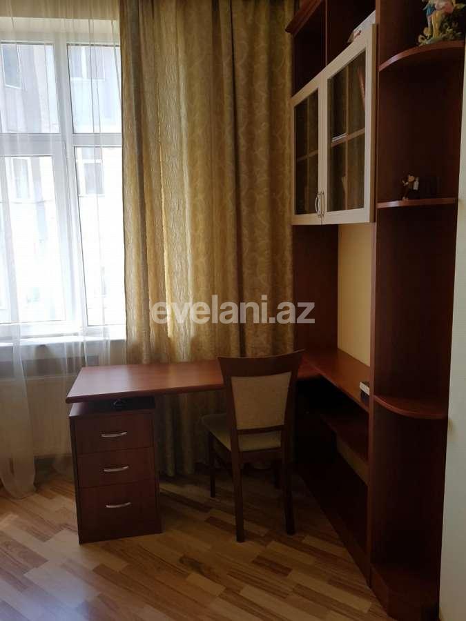 Kirayə verilir, yeni tikili, 3 otaqlı, 125 m², İnşaatçılar m.