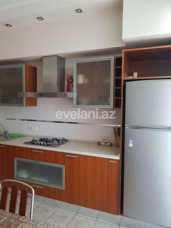 Kirayə verilir, yeni tikili, 3 otaqlı, 125 m², İnşaatçılar m.