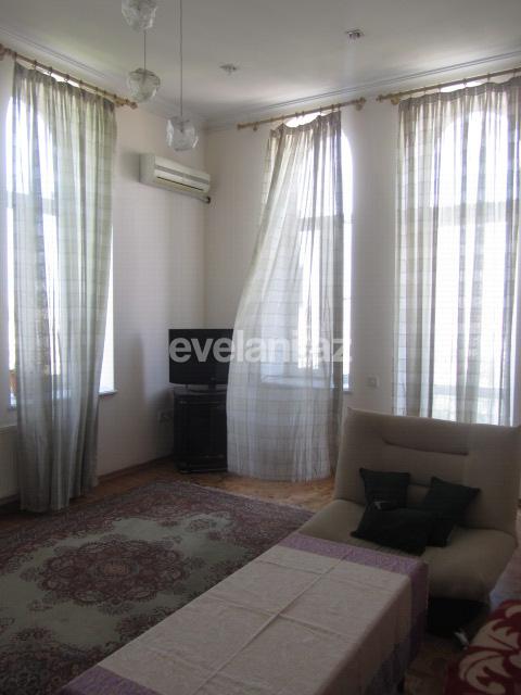 Satılır, köhnə tikili, 3 otaqlı, 130 m², İçəri Şəhər m.