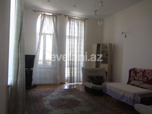 Satılır, köhnə tikili, 3 otaqlı, 130 m², İçəri Şəhər m.