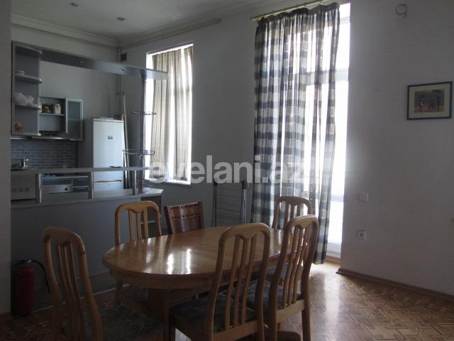 Satılır, köhnə tikili, 3 otaqlı, 130 m², İçəri Şəhər m.