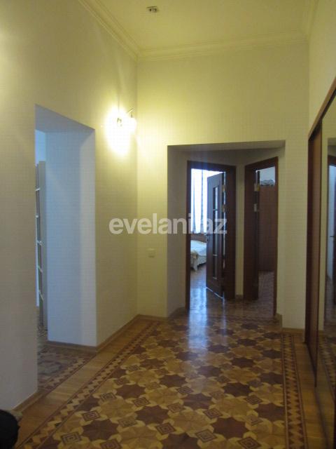 Satılır, köhnə tikili, 3 otaqlı, 130 m², İçəri Şəhər m.