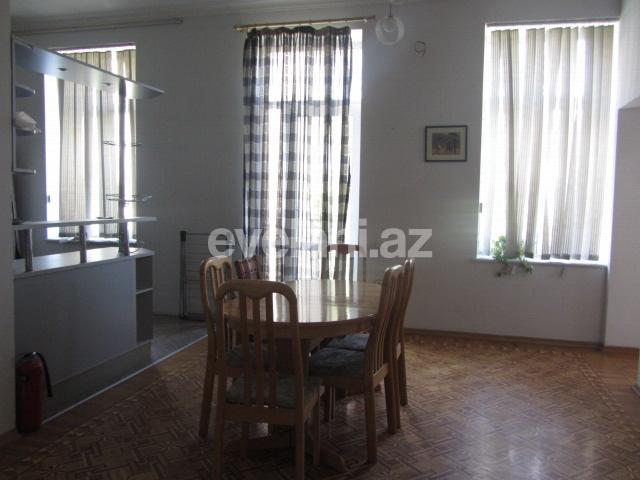 Satılır, köhnə tikili, 3 otaqlı, 130 m², İçəri Şəhər m.