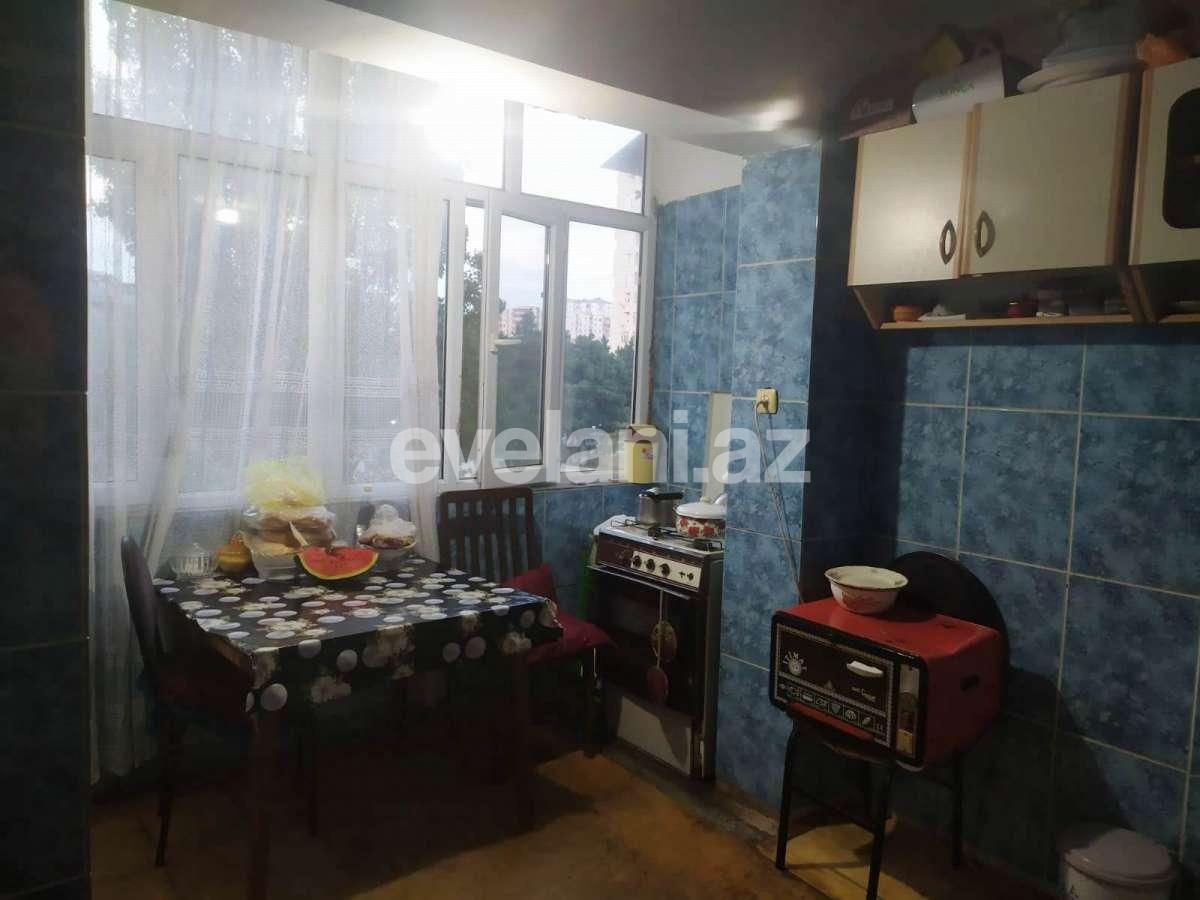 Satılır, köhnə tikili, 3 otaqlı, 80 m², Xalqlar Dostluğu m.