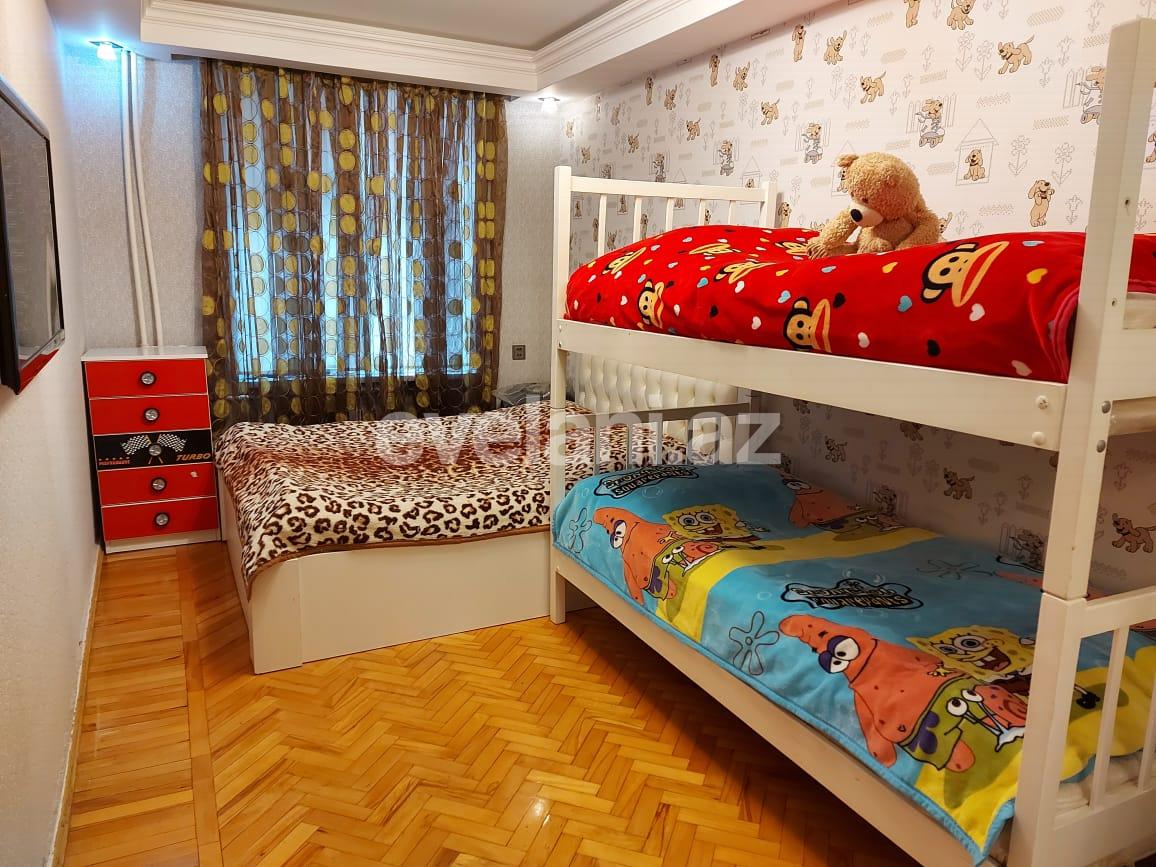 Satılır, köhnə tikili, 2 otaqlı, 45 m², İnşaatçılar m.