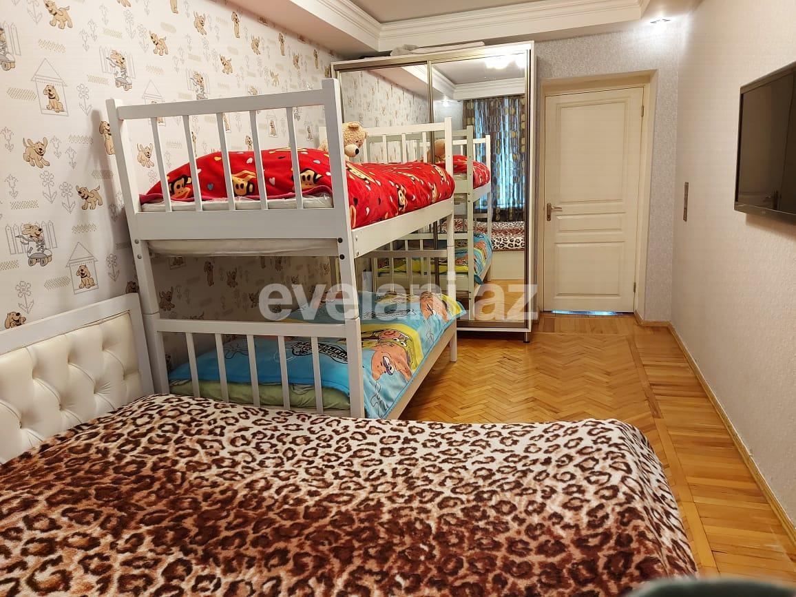 Satılır, köhnə tikili, 2 otaqlı, 45 m², İnşaatçılar m.