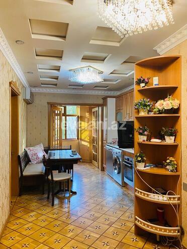 Satılır, köhnə tikili, 4 otaqlı, 100 m², Həzi Aslanov m.