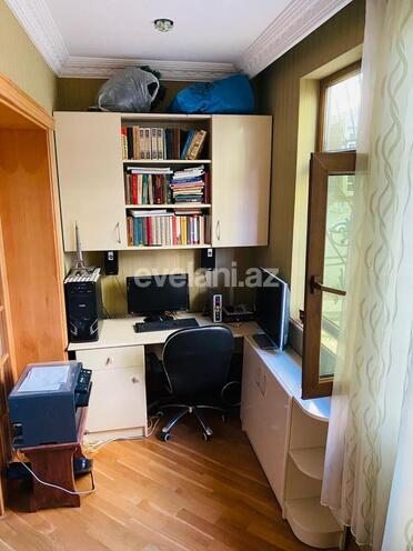 Satılır, köhnə tikili, 4 otaqlı, 100 m², Həzi Aslanov m.