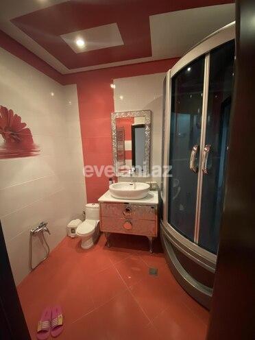 Satılır, yeni tikili, 3 otaqlı, 155 m², 8-ci mikrorayon q.