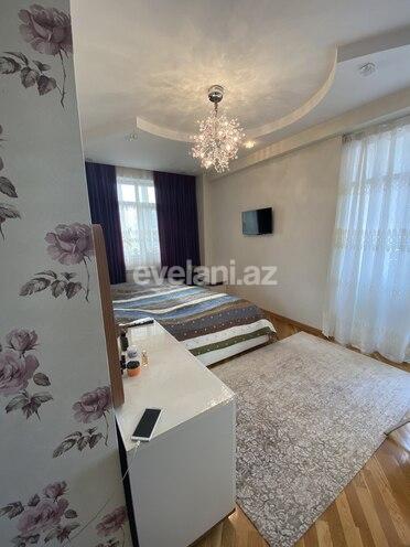 Satılır, yeni tikili, 3 otaqlı, 155 m², 8-ci mikrorayon q.