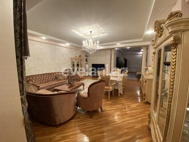 Satılır, yeni tikili, 3 otaqlı, 155 m², 8-ci mikrorayon q.