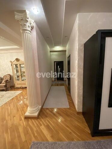 Satılır, yeni tikili, 3 otaqlı, 155 m², 8-ci mikrorayon q.