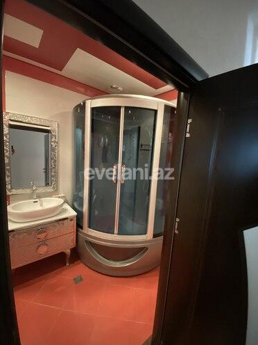 Satılır, yeni tikili, 3 otaqlı, 155 m², 8-ci mikrorayon q.