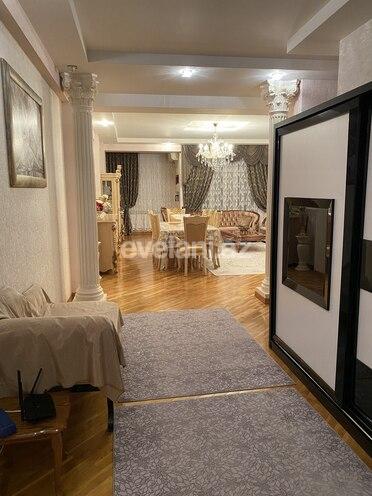 Satılır, yeni tikili, 3 otaqlı, 155 m², 8-ci mikrorayon q.