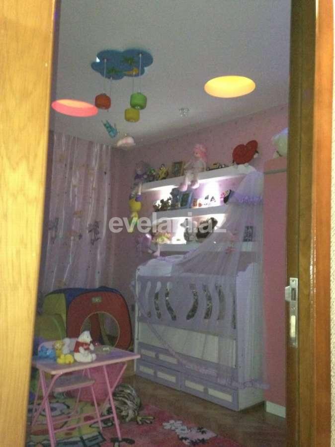 Sale, old building, 4 room, 85 m², 9-th microdistrict d.