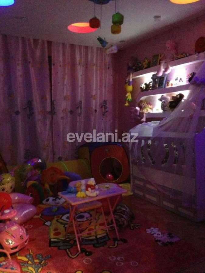 Sale, old building, 4 room, 85 m², 9-th microdistrict d.