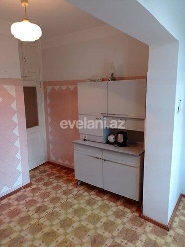 Satılır, köhnə tikili, 3 otaqlı, 120 m², 9-cu mikrorayon q.