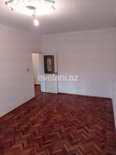 Satılır, köhnə tikili, 3 otaqlı, 120 m², 9-cu mikrorayon q.