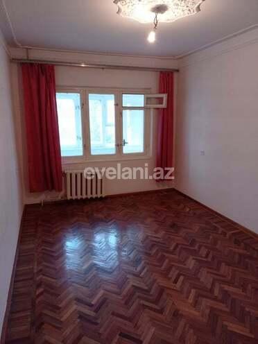 Satılır, köhnə tikili, 3 otaqlı, 120 m², 9-cu mikrorayon q.