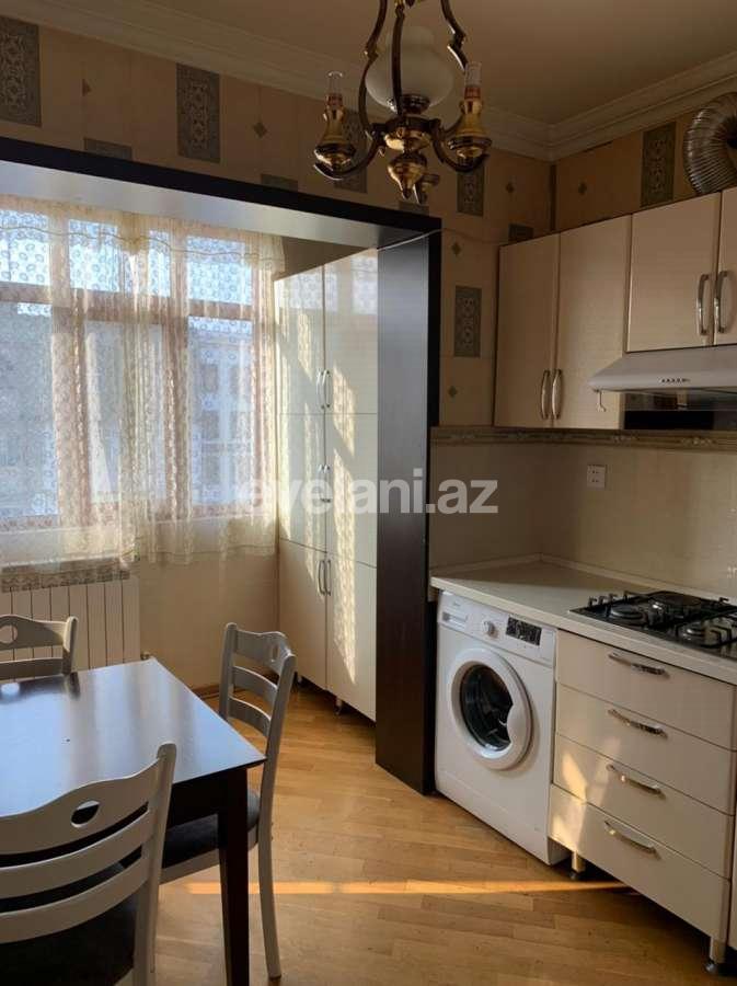 Satılır, köhnə tikili, 3 otaqlı, 80 m², 8-ci mikrorayon q.
