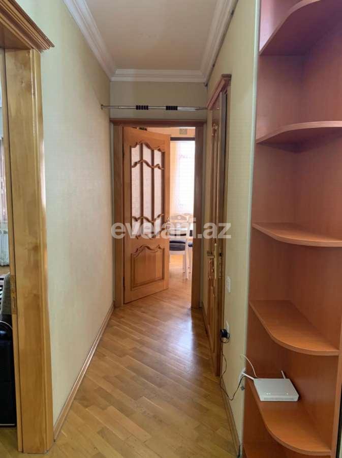 Satılır, köhnə tikili, 3 otaqlı, 80 m², 8-ci mikrorayon q.