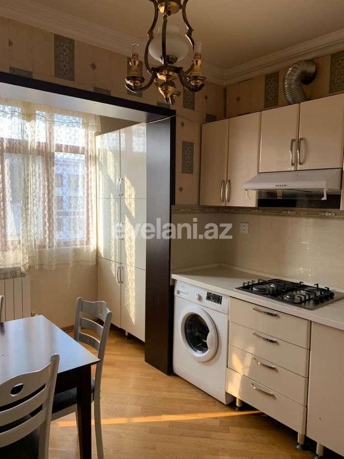 Satılır, köhnə tikili, 3 otaqlı, 80 m², 8-ci mikrorayon q.
