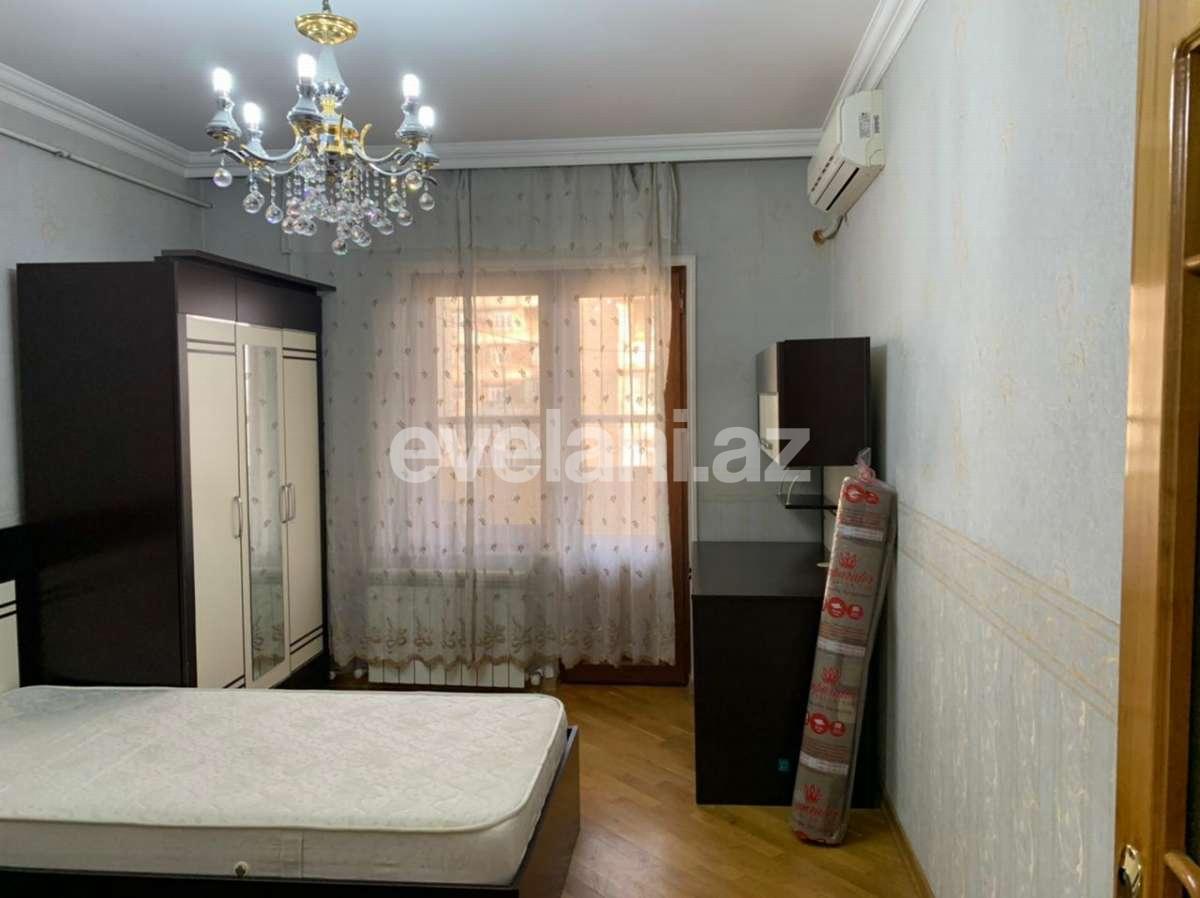 Satılır, köhnə tikili, 3 otaqlı, 80 m², 8-ci mikrorayon q.