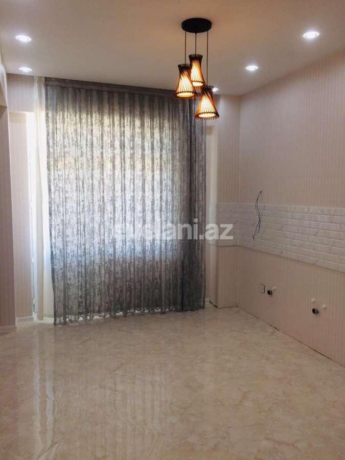 Satılır, yeni tikili, 2 otaqlı, 80 m², İnşaatçılar m.