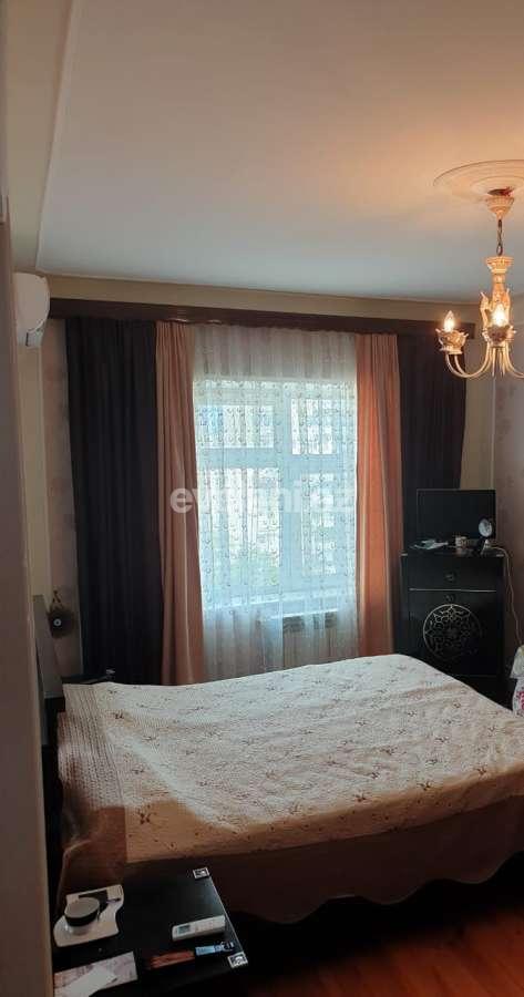 Satılır, köhnə tikili, 5 otaqlı, 100 m², Yeni Günəşli q.