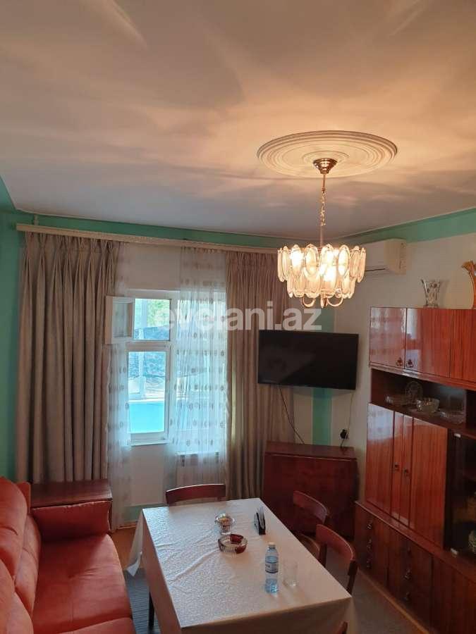 Satılır, köhnə tikili, 5 otaqlı, 100 m², Yeni Günəşli q.