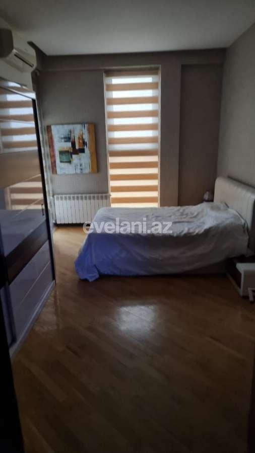 Sale, new building, 4 room, 210 m², Inshaatchilar m.