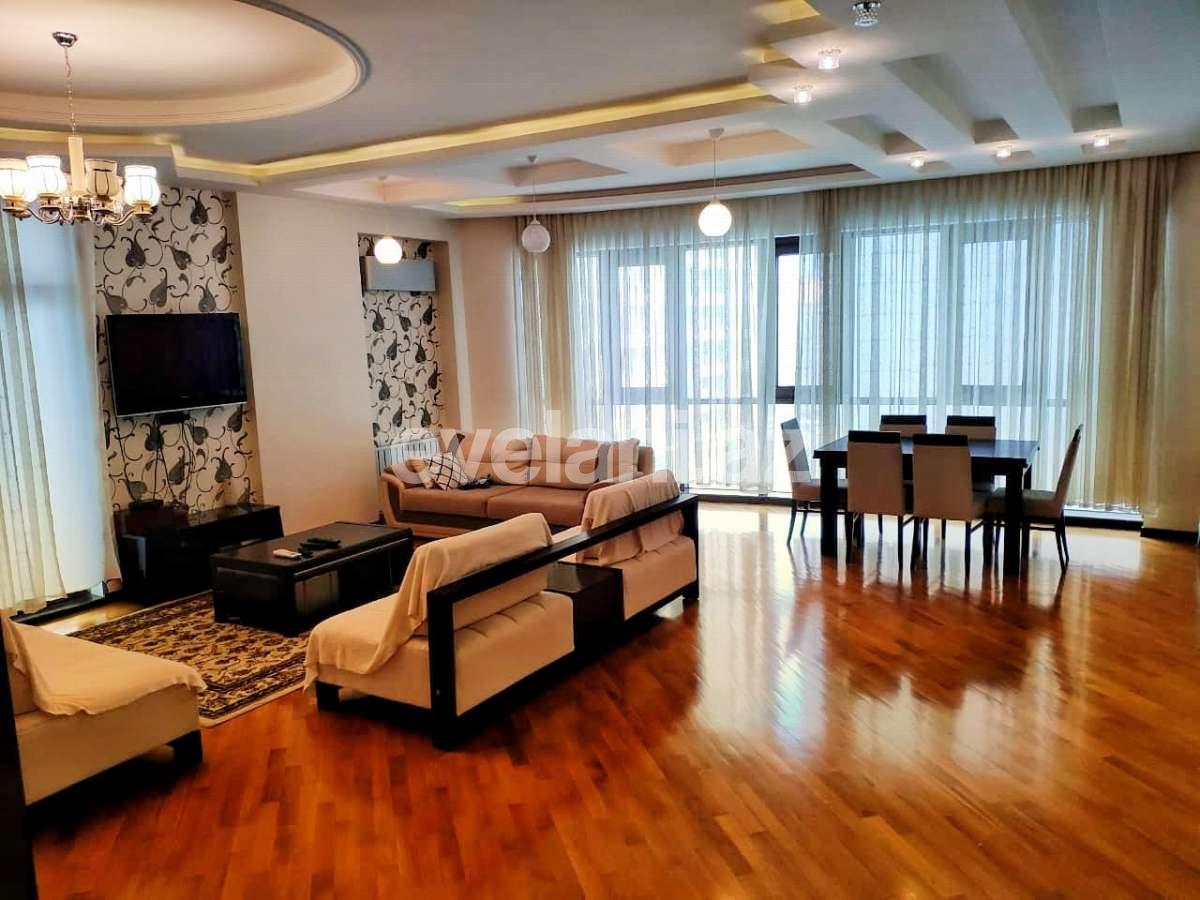 Kirayə verilir, yeni tikili, 3 otaqlı, 198 m², Şah İsmayıl Xətai m.