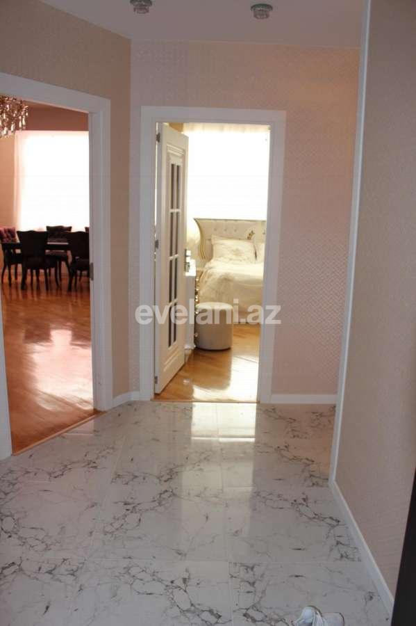 Satılır, yeni tikili, 2 otaqlı, 60 m², İnşaatçılar m.