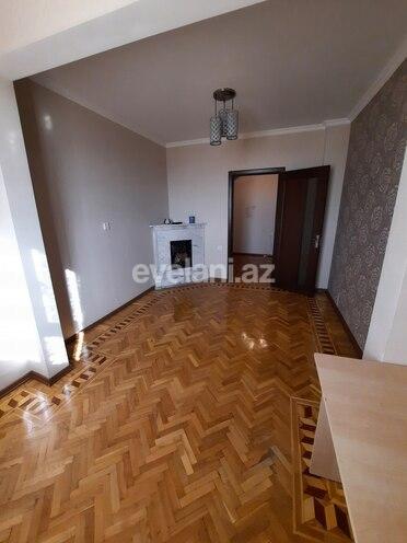 Sale, old building, 3 room, 80 m², 9-th microdistrict d.
