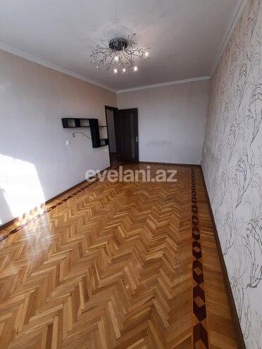 Sale, old building, 3 room, 80 m², 9-th microdistrict d.