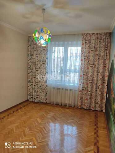 Sale, old building, 3 room, 80 m², 9-th microdistrict d.