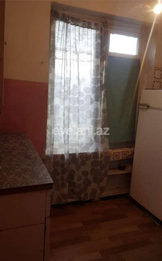 Satılır, köhnə tikili, 2 otaqlı, 42 m², Elmlər Akademiyası m.