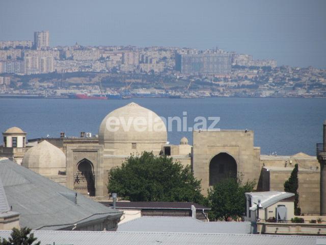 Satılır, köhnə tikili, 3 otaqlı, 130 m², İçəri Şəhər m.