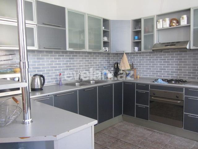 Satılır, köhnə tikili, 3 otaqlı, 130 m², İçəri Şəhər m.