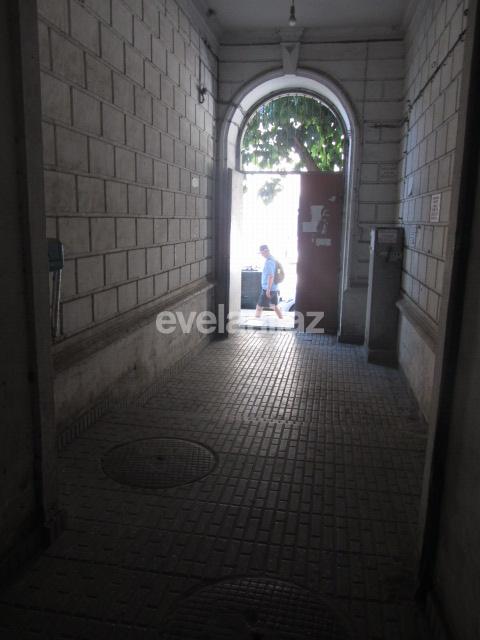 Satılır, köhnə tikili, 3 otaqlı, 130 m², İçəri Şəhər m.