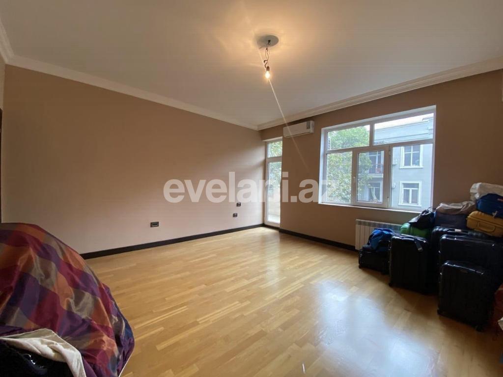 Satılır, yeni tikili, 5 otaqlı, 240 m², 28 may m.