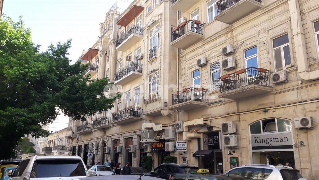 Satılır, köhnə tikili, 3 otaqlı, 125 m², Sahil m.