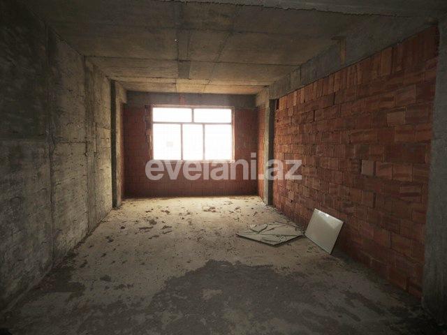 Satılır, yeni tikili, 3 otaqlı, 134 m², İnşaatçılar m.