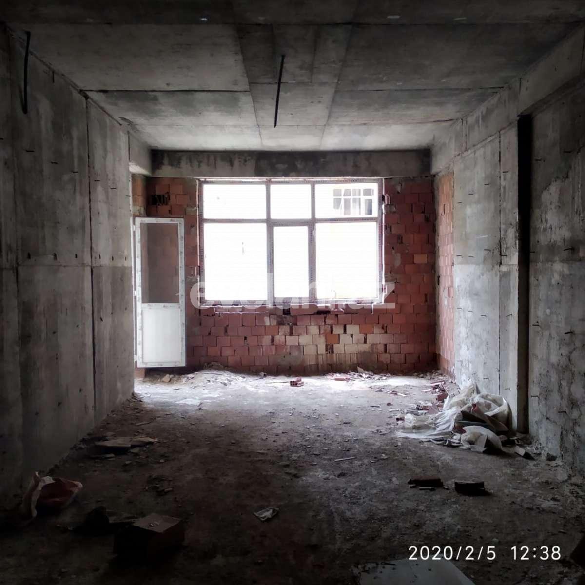 Satılır, yeni tikili, 3 otaqlı, 134 m², İnşaatçılar m.