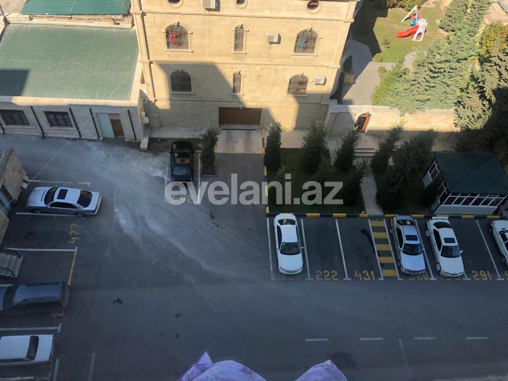 Satılır, köhnə tikili, 4 otaqlı, 85 m², 8 Noyabr m.