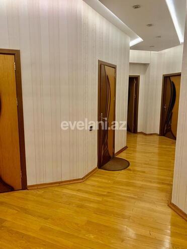 Satılır, yeni tikili, 4 otaqlı, 179 m², Həzi Aslanov q.