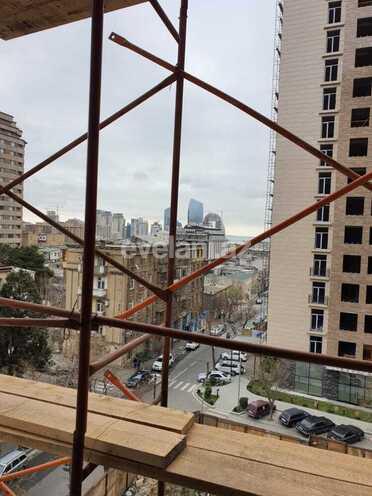 Satılır, yeni tikili, 4 otaqlı, 150 m², 28 may m.