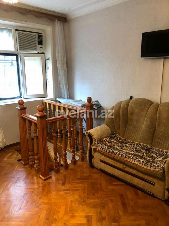 Rent, old building, 2 room, 60 m², Gara Garayev m.