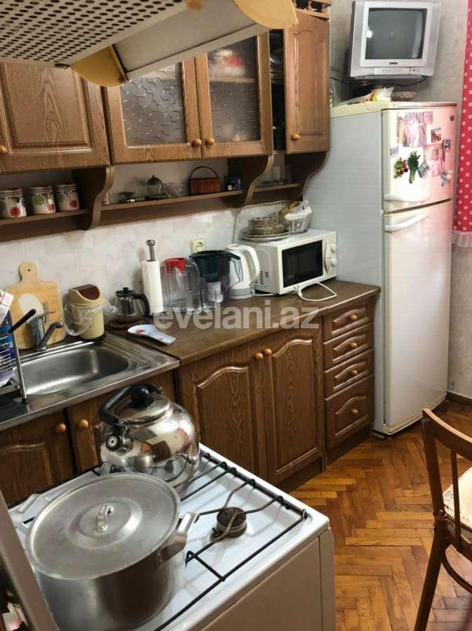 Rent, old building, 2 room, 60 m², Gara Garayev m.